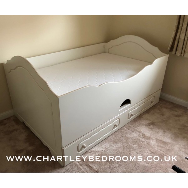 Double Cabin Bed With Pull-Out 3rd Bed