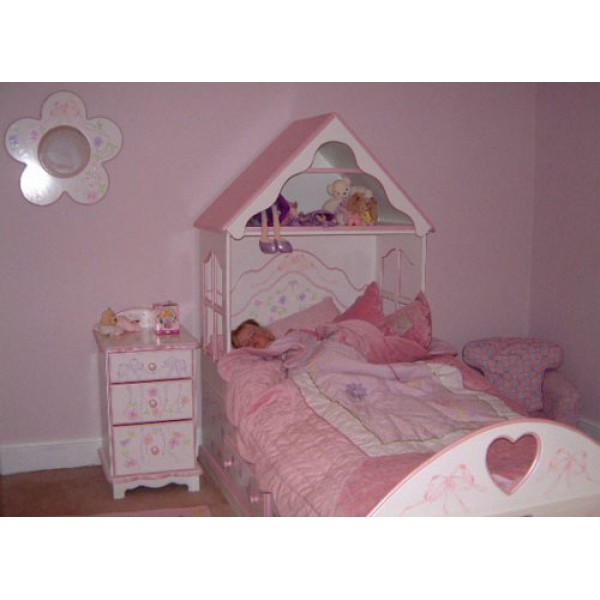 Cabin Dolls House Bed For Olivia