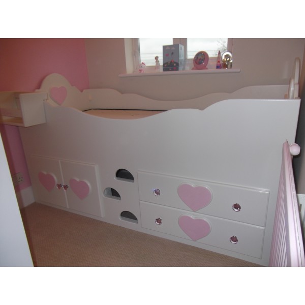 Cabin Bed Sweet Heart With Crystals