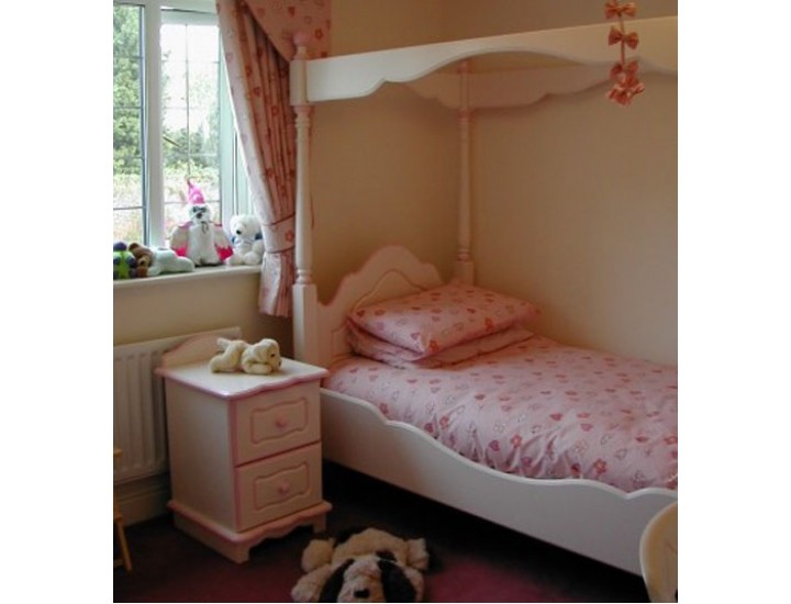 Pink Four Poster Bed With Pink 