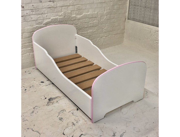 Small Toddler Bed Without Artwork Pink Trim