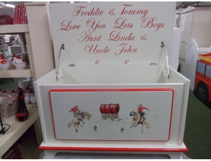 Toybox 3ft With Cowboys And Wagon